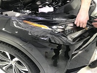 Lexus Оклейка агрессивной зоны: капот, крылья,  фары, зеркала, бампер, погрузочная зона заднего бампера, внутренние порожки, стойки лобового стекла, зона под ручками дверей, также оклеены хромированные элементы. Срок исполнения - 14 часов.