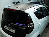 Оклейка отдельных деталей пленкой 3d карбон Suzuki Splash.